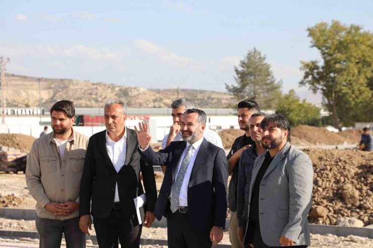 Başkan Şerifoğulları Doğu Park’ta incelemelerde bulundu