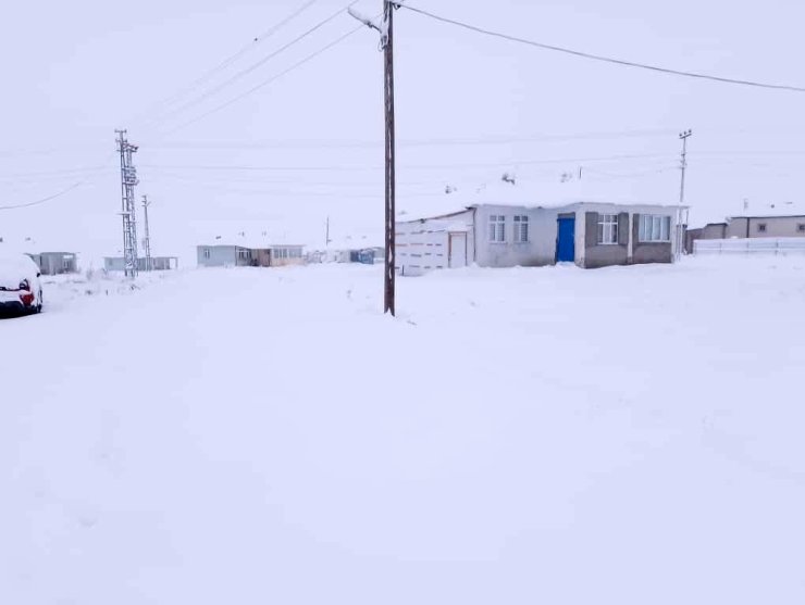 Aşkale beyaza büründü