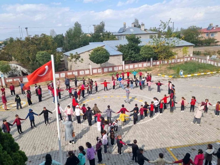 Van’da tüm okullarda eş zamanlı afet tatbikatı gerçekleştirildi