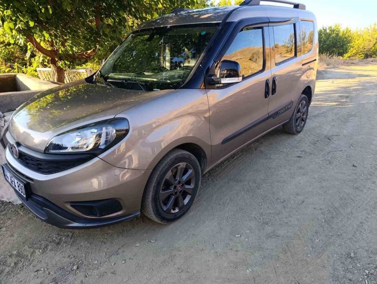 Dolandırıcılara kaptırdığı 1 milyonluk aracını 480 bin TL ödeyerek geri aldı