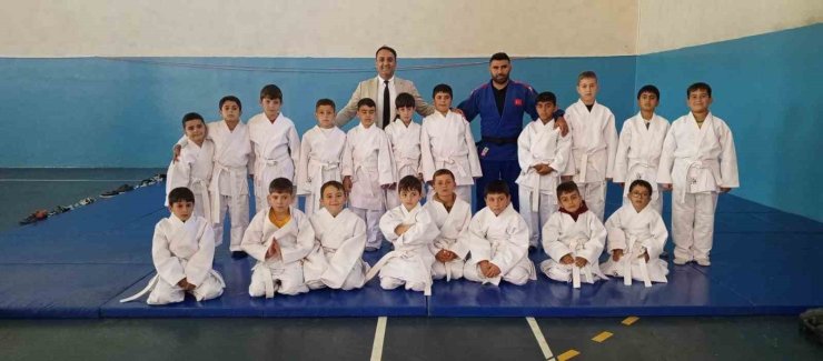 Hınıs’ta judo atağı