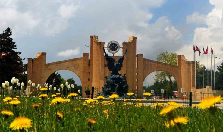 Atatürk Üniversitesi yeni yönetimiyle zirveye koşuyor