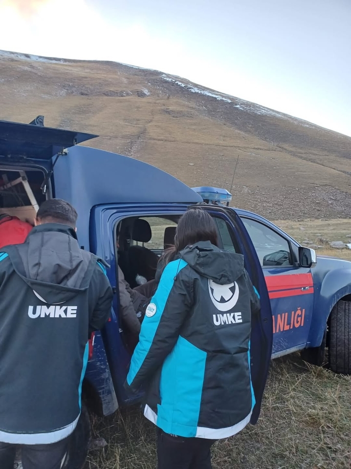yaylada-rahatsizlanan-hasta-icin-ekipler-seferber-oldu-2.webp