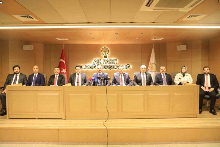 Kürşad Zorlu’dan Özgür Özel’e tepki: "Atatürk’ün milliyetçiliği Türkiye’yi şikayet etmek değil, yüceltmektir"