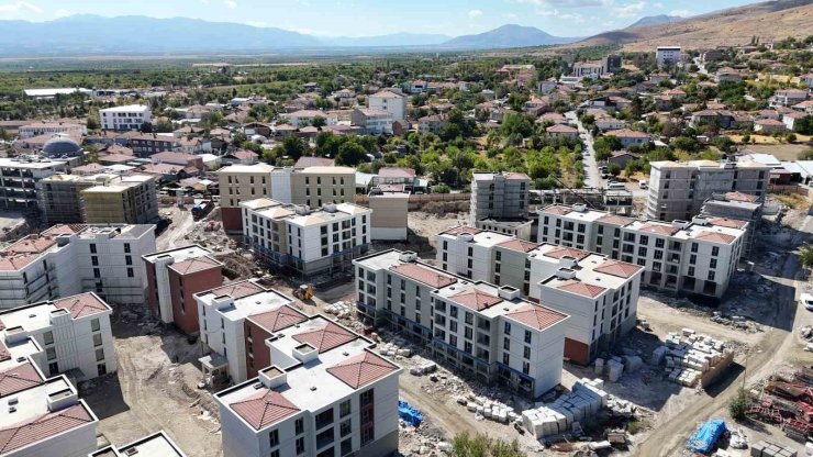 Malatya Akçadağ’da konut ve iş yeri inşaatlarında sona gelindi