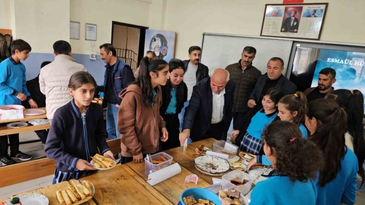 Aydınlar Beldesi Ortaokulundan Gazze için yardım etkinliği