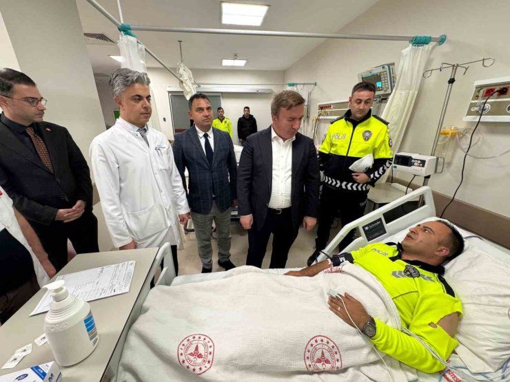 Tercan’da takla atan ekip aracındaki 3 polis memuru yaralandı