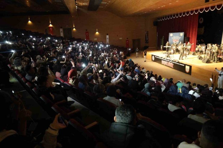 Ağrı’da 90’lar rüzgârı esti