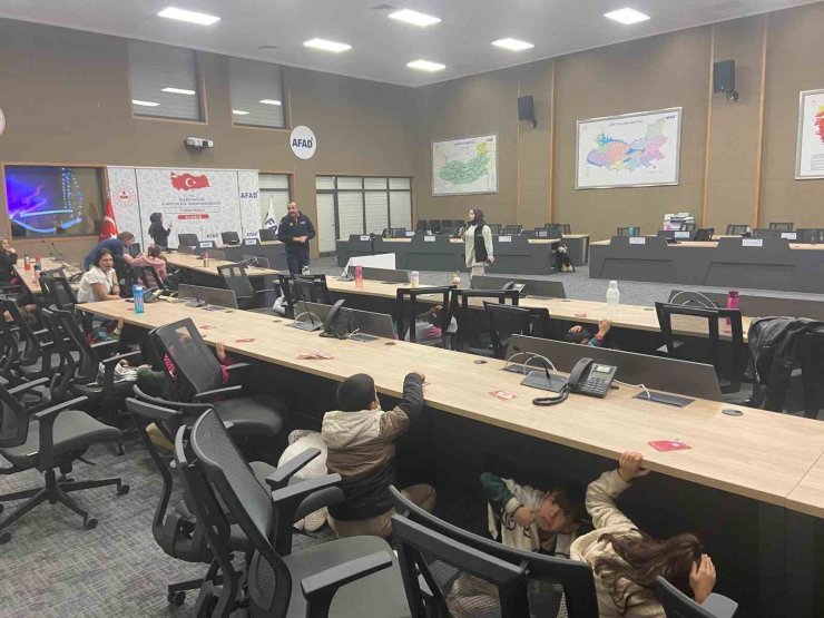 Elazığ’da öğrencilere afet farkındalık eğitimi