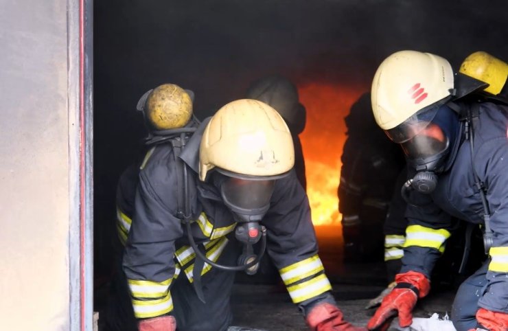 Erzincan’da hizmete sokulan itfaiye eğitim merkezinde tatbikat