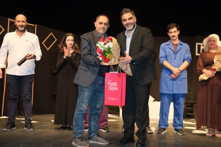 Erzurum Şehir Tiyatrosu, Adana’da Erzurum kültürünü sahneye taşıdı