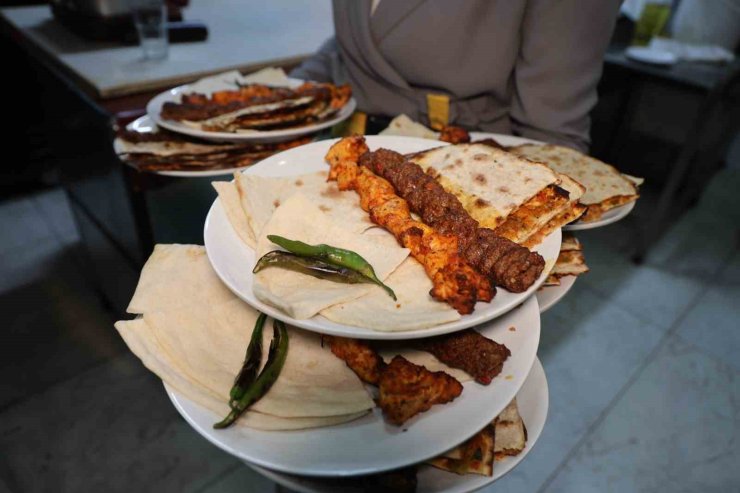 Alanya’da bin 600 TL, Elazığ’da 500 TL: Müşteri fiyatlara inanamadı