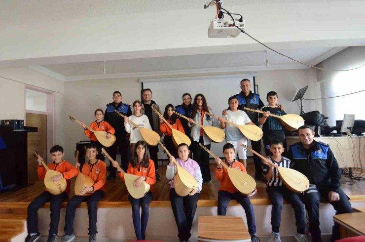 Tunceli Emniyeti’nden öğrencilere hem eğitim hem eğlence