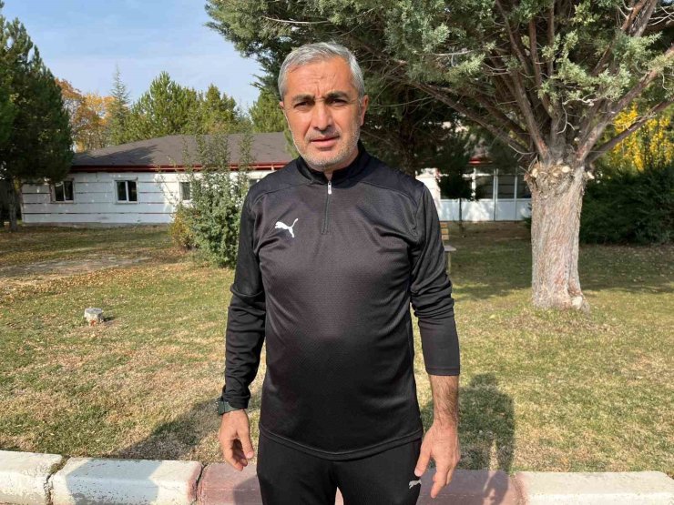 Elazığspor Teknik Direktörü Sarıgül: "Devre arasına kadar en iyi sonuçları almak istiyoruz"