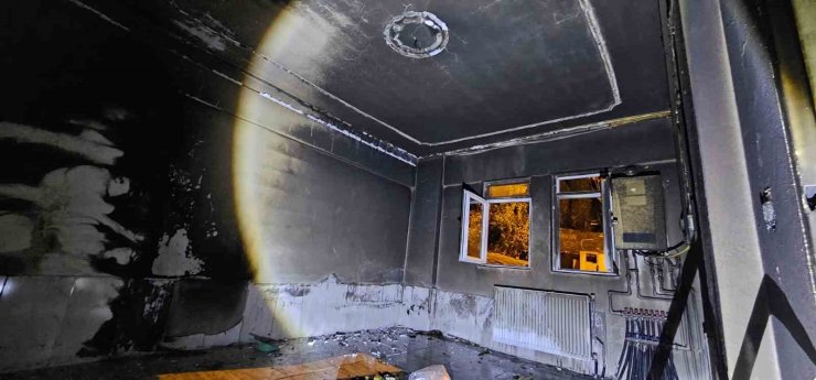 Hakkari’de korkutan yangın