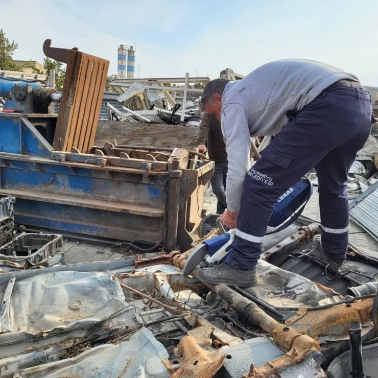 Refahiye’de itfaiye personeline trafik kazalarına müdahale eğitimi