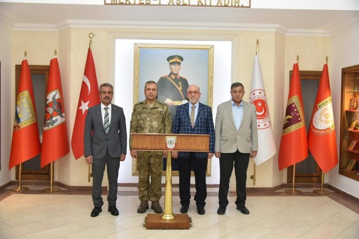 Başkan Dumandağ, Kolordu Komutanı Durmaz ile bir araya geldi