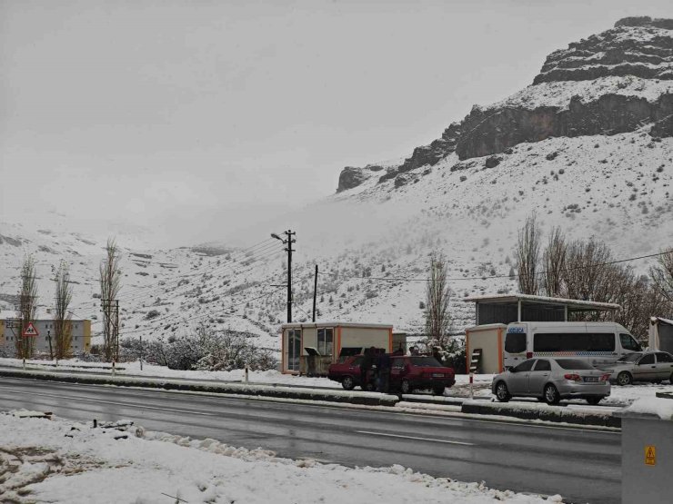 Malatya’da sağanak ve kar yağışı etkili oluyor