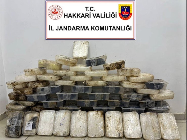 Hakkari’de 81 kilo 133 gram metamfetamin ele geçirildi