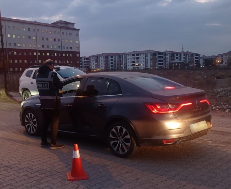Kars’ta öğrenci yurtları polise emanet