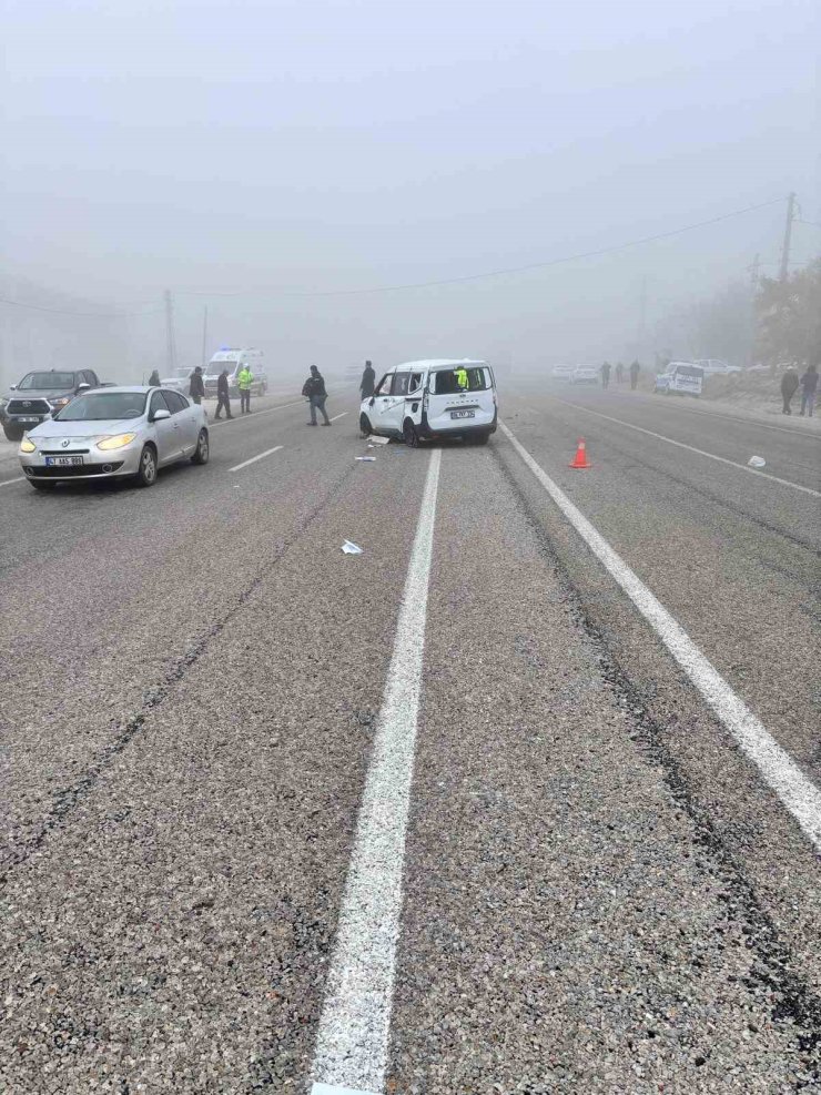 Malatya’da otomobil ile hafif ticari araç çarpıştı: 1 yaralı
