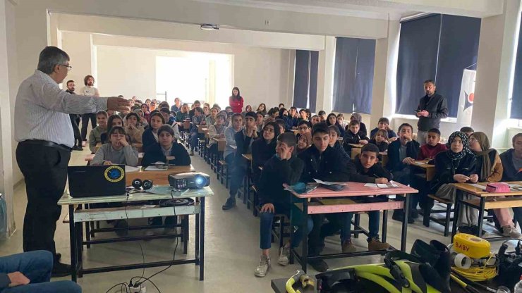 Bitlis, Van ve Muş illerindeki öğrenciler "Mavi Bilim’le" buluştu