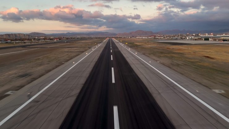 Van Ferit Melen Havalimanı tam kapasiteyle hizmette