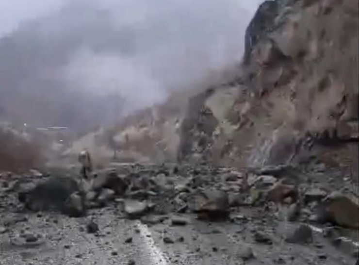 Hakkari’de heyelan