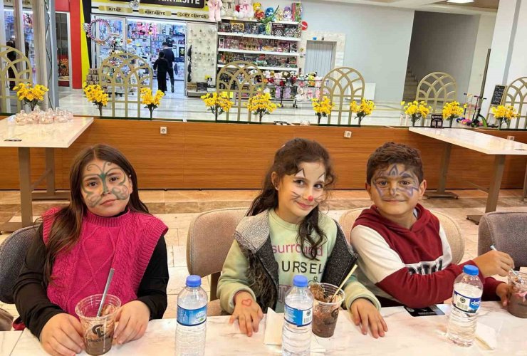 Patnoslu öğrenciler "Toti ile Poti" oyununu izledi