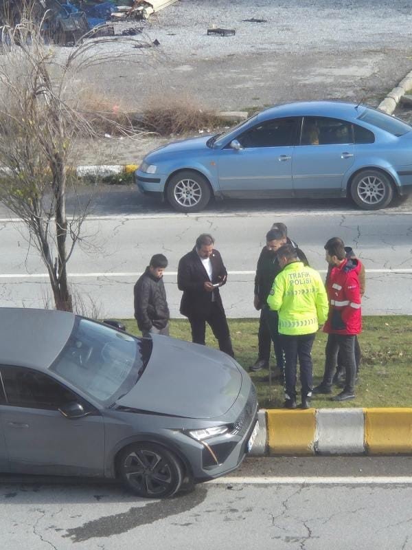 Şırdancı Mehmet yayaya çarptı: Kadının kolu ve bacağı kırıldı