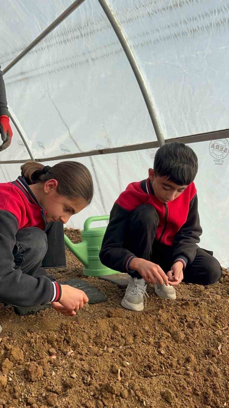 Arıcak’ta minik eller toprakla buluştu