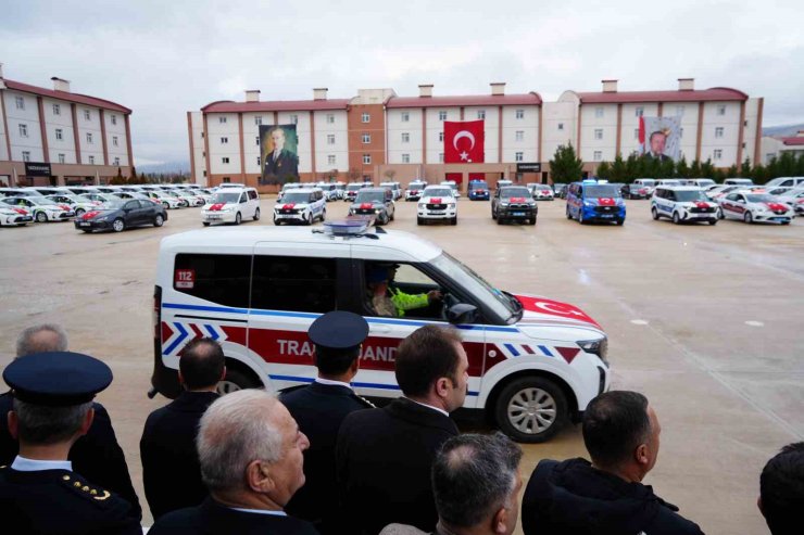 Erzincan’da emniyet ve jandarmaya 122 yeni hizmet aracı teslim edildi