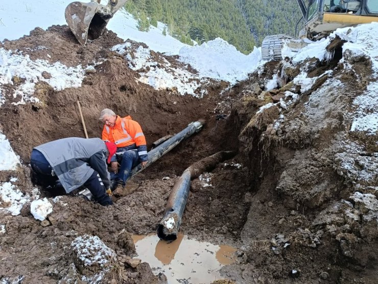 Ilgar Dağı Geçidi’nde tünel çalışmasında su borusu patladı