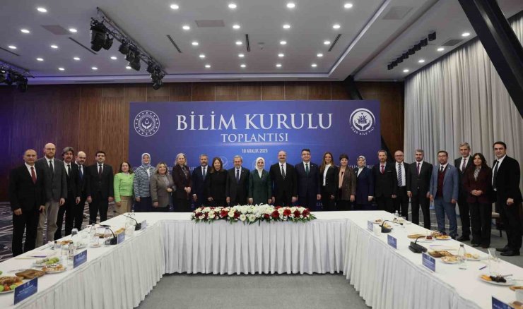 Bilim Kurulu toplantısı Rektör Hacımüftüoğlu’nun katılımıyla gerçekleştirildi; Bilim temelli sosyal politikalar vurgusu