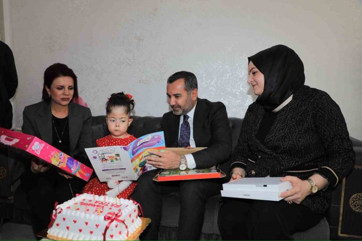 Başkan Şerifoğulları, kelebek hastası Fatma’nın çağrısını karşılıksız bırakmadı