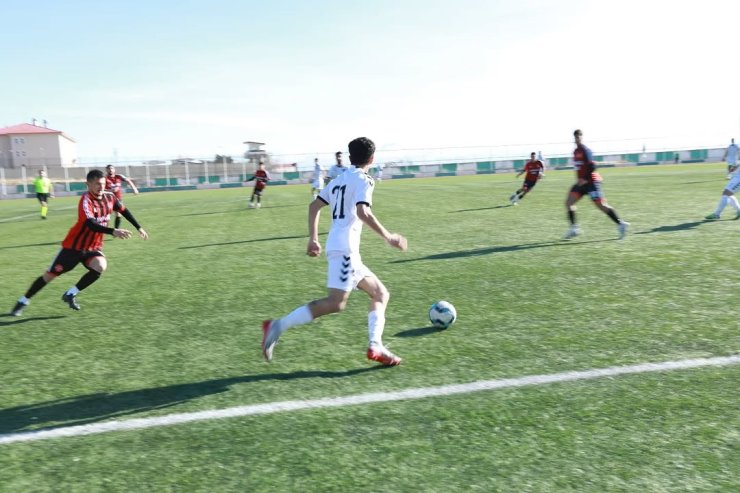 Van 1. Amatör Ligi B Grubu: Erciş Örenespor: 2 - İpekyolu Belediyesi Gençlikspor: 3