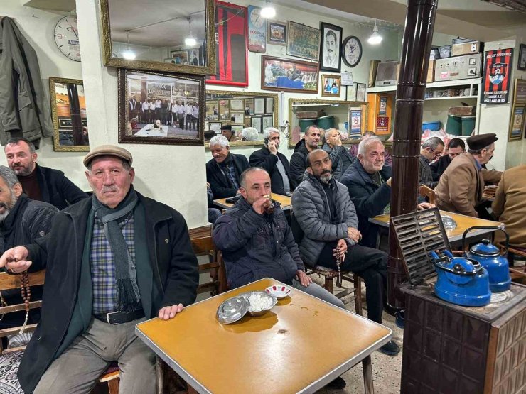 Van’da soba başında 83 yıllık çay geleneği