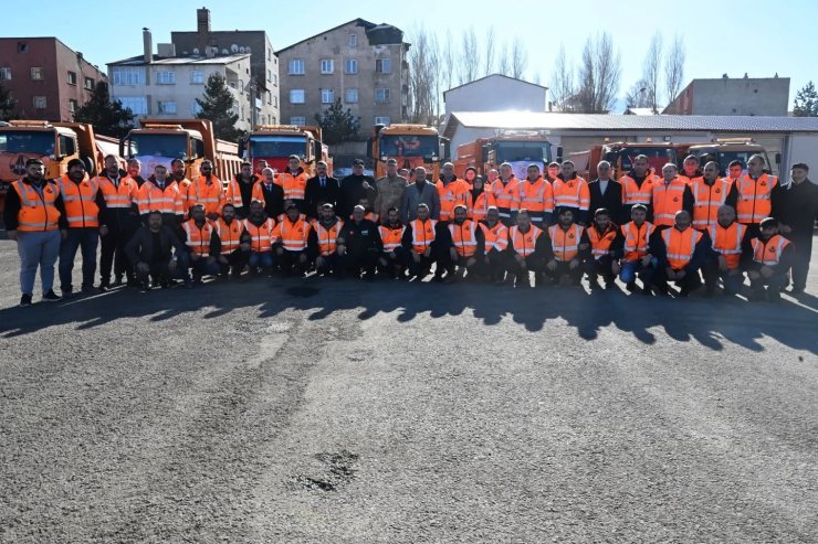 Karla ve buzla mücadele dualarla başladı