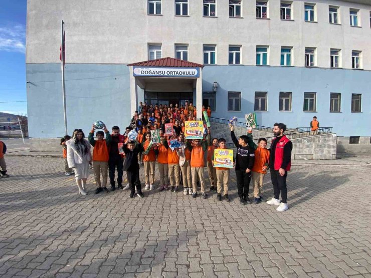 Patnos’ta öğrencilerine anlamlı destek