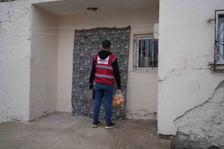 Kızılay’dan günlük bin kişiye sıcak yemek desteği