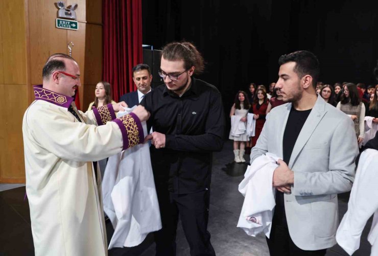 Atatürk Üniversitesi Tıp Fakültesinde beyaz önlük heyecanı