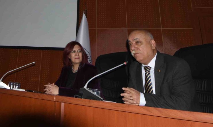 Prof. Dr. Kök, 37 yıllık meslek hayatı deneyimlerini öğrencileriyle paylaştı