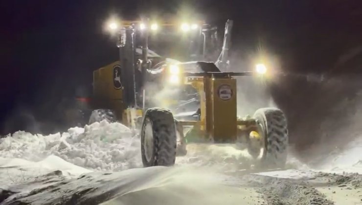 Elazığ’da kapalı 108 köy yolunda çalışmalar sürüyor