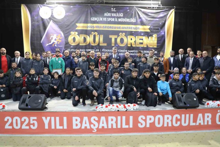 Ağrı’da 2025 yılı sporcu ve antrenör ödül töreni yapıldı