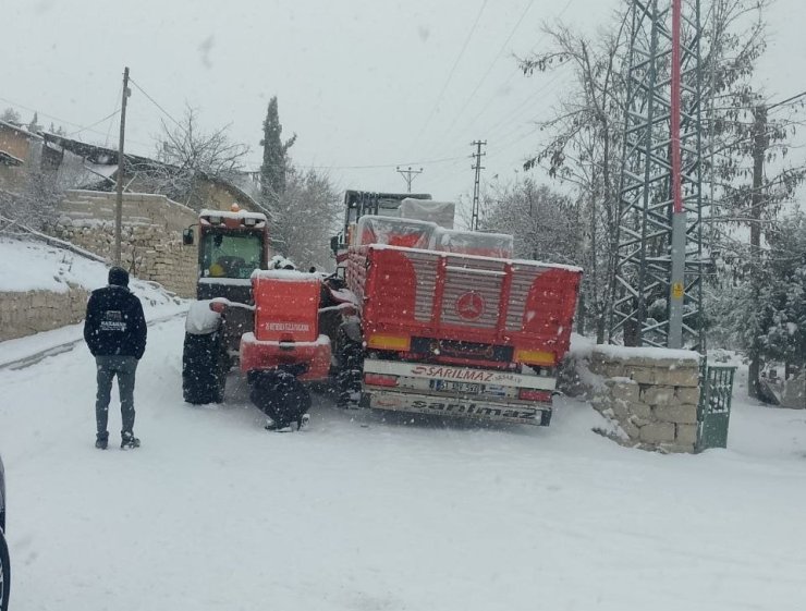 Darende’de kar yağışı etkili oluyor