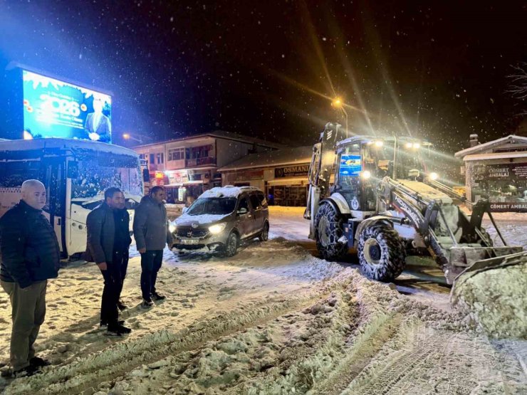 Akçadağ Belediyesi’nin kar mesaisi sürüyor