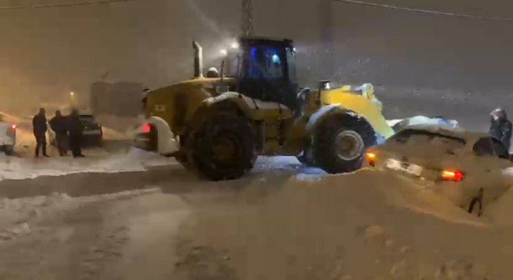 Muş’ta kar yağışı: 345 köy yolu ulaşıma kapandı