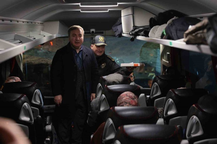 Vali Aydoğdu, yeni yıla polis uygulama noktasında girdi