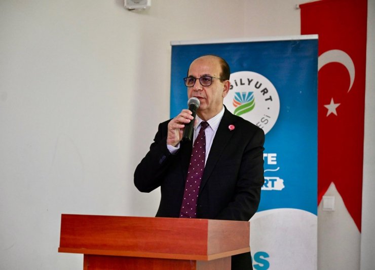 Yeşilyurt Belediyesi’nden öğrencilere TYT-AYT kaynak kitap desteği