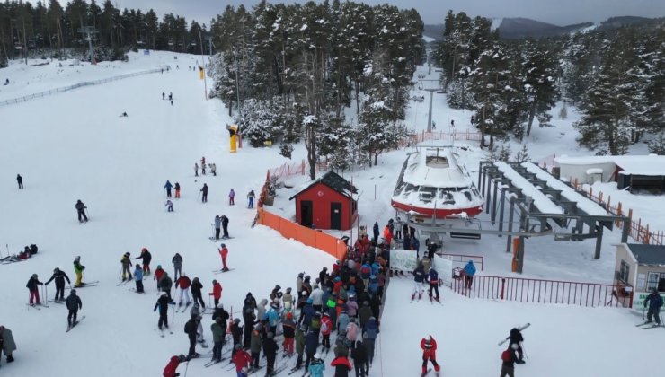 Sarıkamış’ta "Kristal" heyecan: Kayak sezonu zirve yapıyor